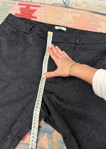 Siyah Dantel Detaylı Kadın Kumaş Pantolon - Görsel 4