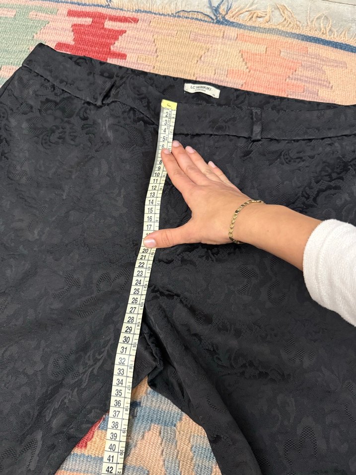 Siyah Dantel Detaylı Kadın Kumaş Pantolon - Görsel 4