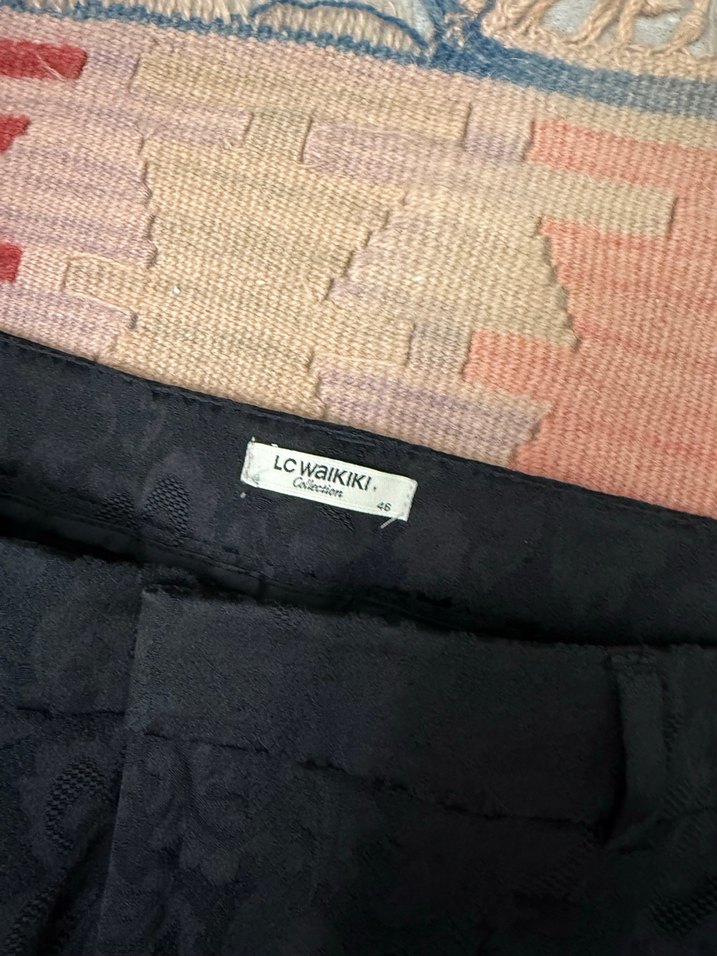 Siyah Dantel Detaylı Kadın Kumaş Pantolon - Görsel 2