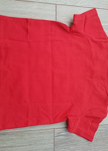 ERKEK ÇOCUK KIRMIZI BASKILI KISA KOL TİŞÖRT - Görsel 3