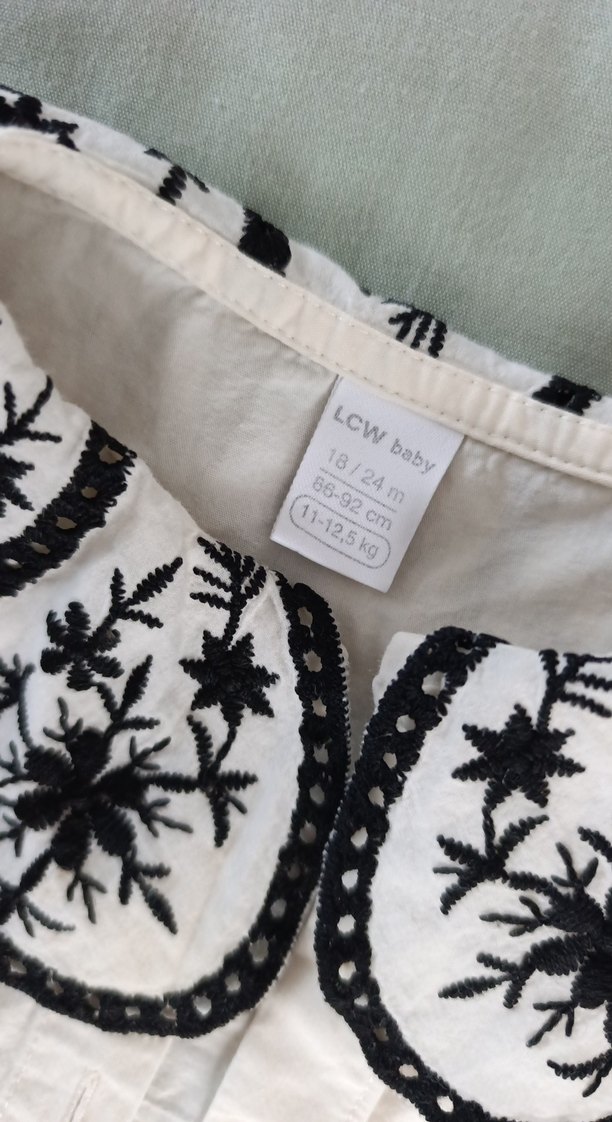 Nakışlı Yakalı Beyaz Kız Gömlek - Görsel 3