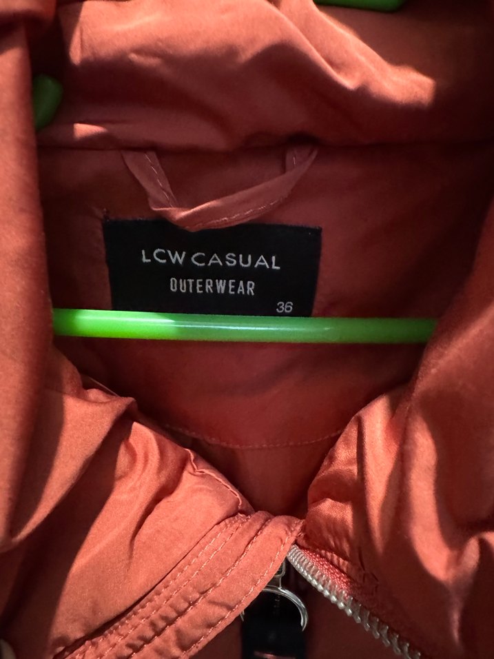 Turuncu  Yüksek Yakalı Kadın Kışlık Mont - Görsel 3