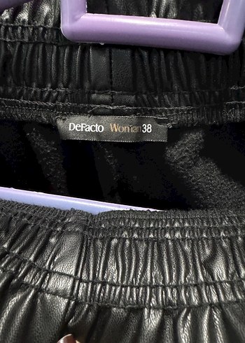 Siyah Parlak Deri Midi Kadın Pantolon - Görsel 2