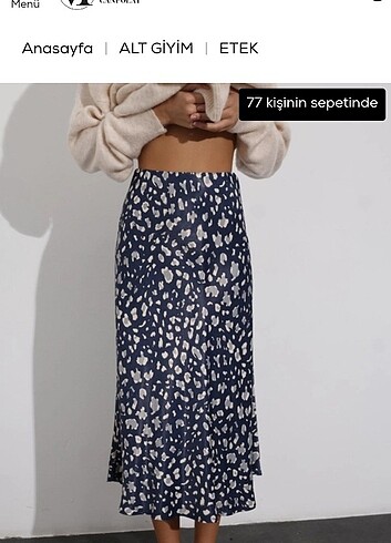 Lacivert desenli saten etek
