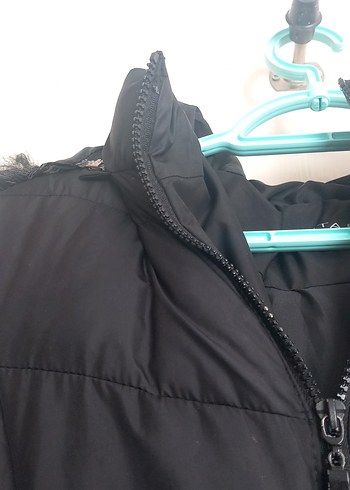 Siyah Kürklü Kadın Kışlık Mont - Görsel 4