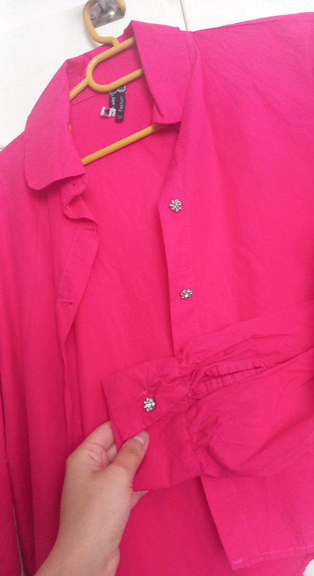 Düğmeli Pembe crop
 Kadın Gömlek - Görsel 3