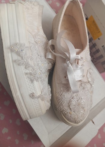 Beyaz Dantel Detaylı Kız Özel Gün Ayakkabısı - Görsel 2