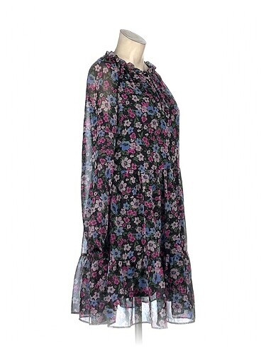 Diğer PreLoved Kısa Elbise %70 İndirimli.