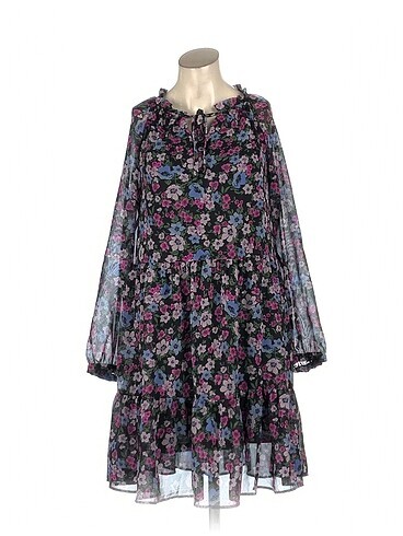 PreLoved Kısa Elbise %70 İndirimli.