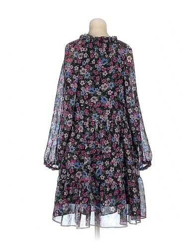 xs Beden PreLoved Kısa Elbise %70 İndirimli.