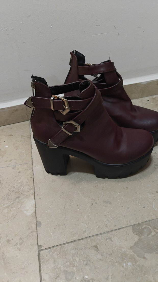 Kahverengi Deri Tokalı Topuklu Bot - Görsel 4