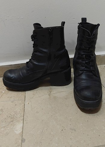 Siyah Deri Kadın Goth Botlar - Görsel 2