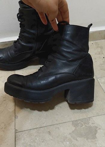 Siyah Deri Kadın Goth Botlar - Görsel 4