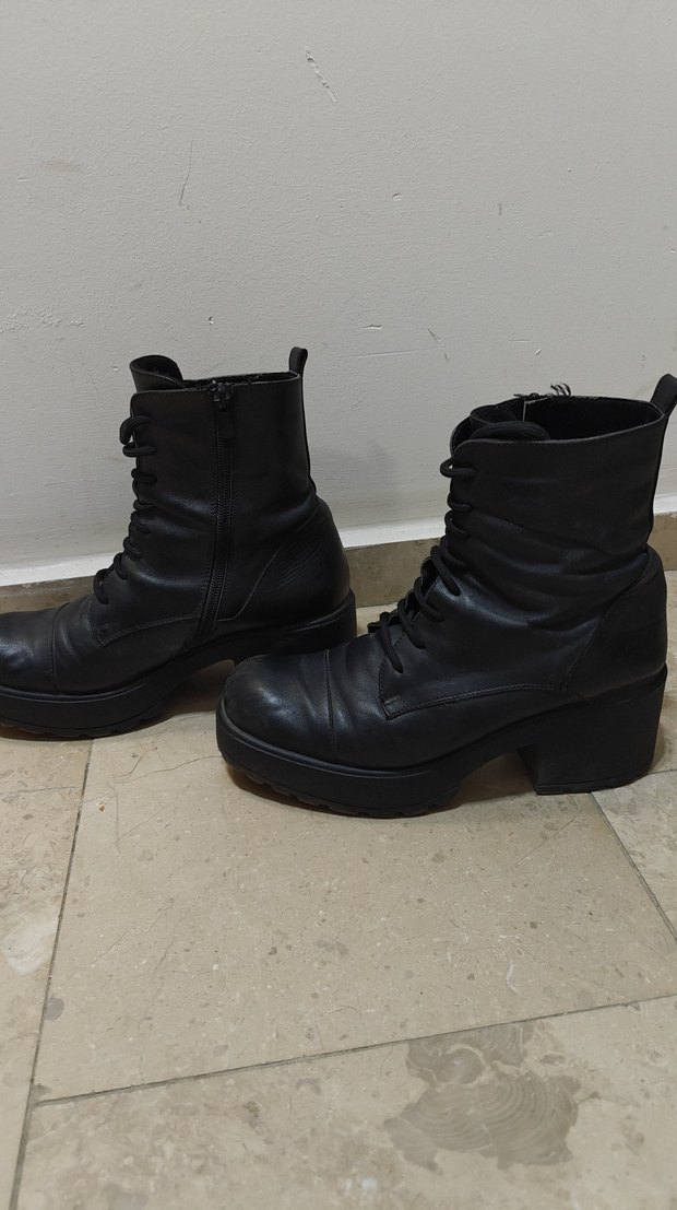 Siyah Deri Kadın Goth Botlar - Görsel 3