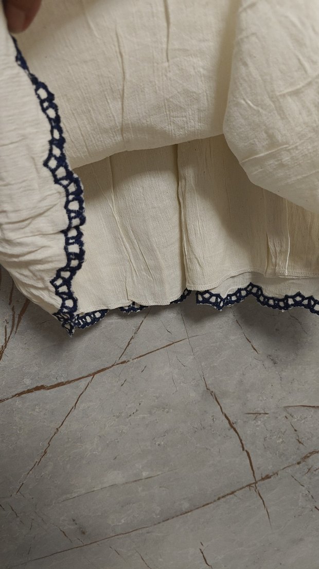 Nakışlı Beyaz Kolsuz Mini Pamuk Elbise - Görsel 4