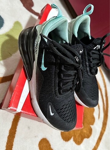 Nike air270