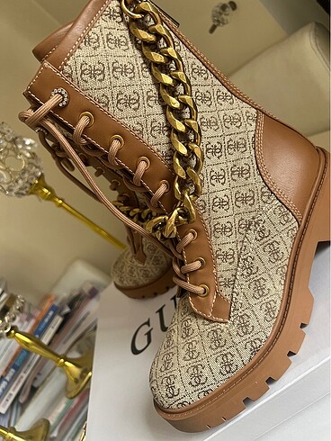Guess Guess bot mağazadan alındı orjinal faturasında var
