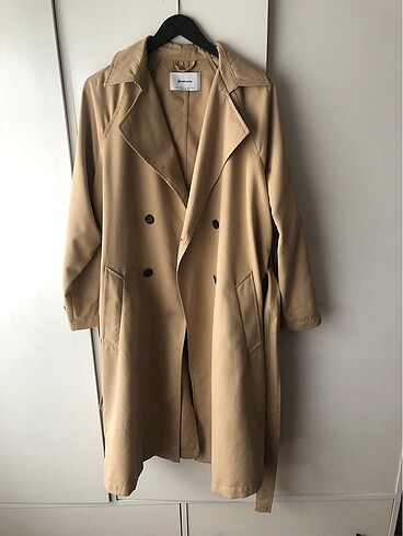 Stradivarius Oversize dökümlü trençkot