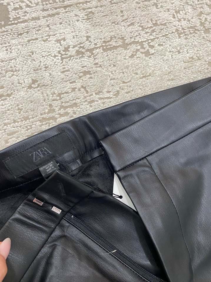 Zara Kadın Siyah Deri Midi Pantolon - Görsel 2