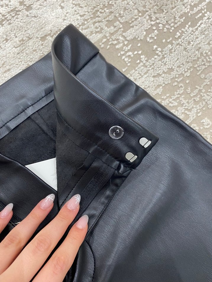 Zara Kadın Siyah Deri Midi Pantolon - Görsel 3