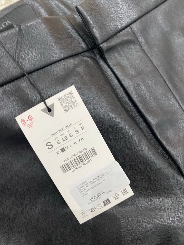 Zara Kadın Siyah Deri Midi Pantolon - Görsel 4