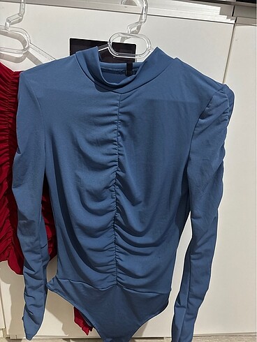 xs Beden 3 adet bluz