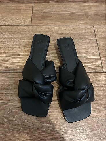 H&M terlik