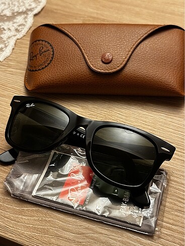 Rayban eğik cam ikonik güneş gözlüğü