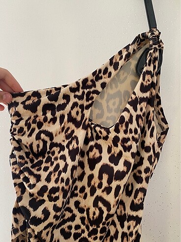 tek omuz leoparlı crop