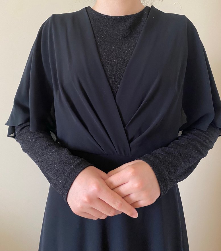 Siyah Yüksek Yakalı Uzun Kollu Uzun Elbise - Görsel 4