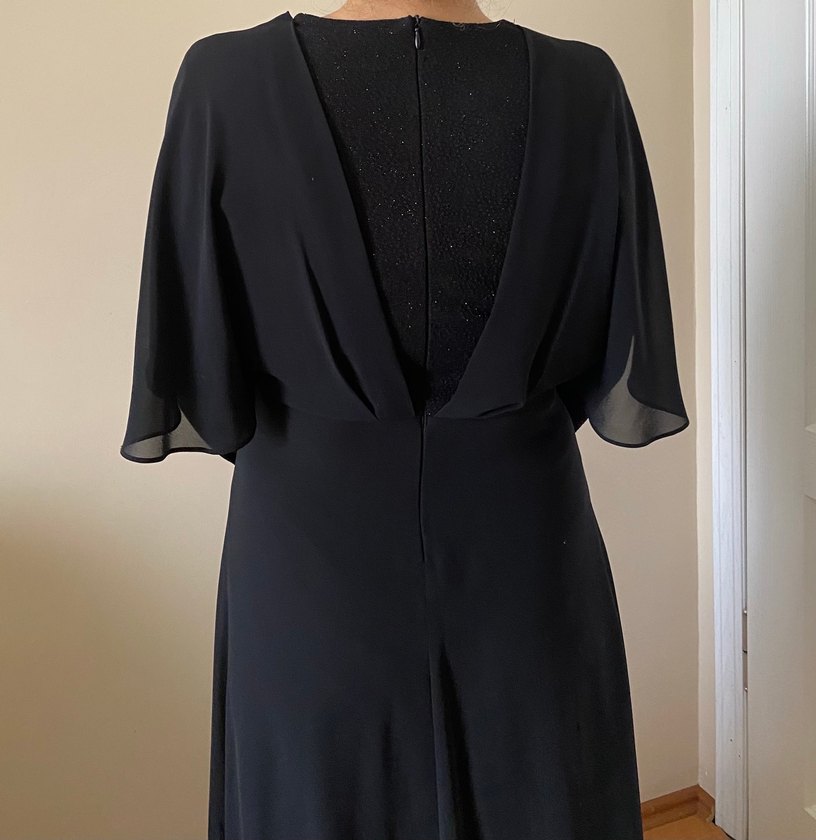 Siyah Yüksek Yakalı Uzun Kollu Uzun Elbise - Görsel 2