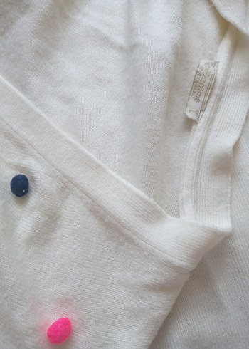 Düğmeli Beyaz Nakışlı Hamile Hırka - Görsel 5