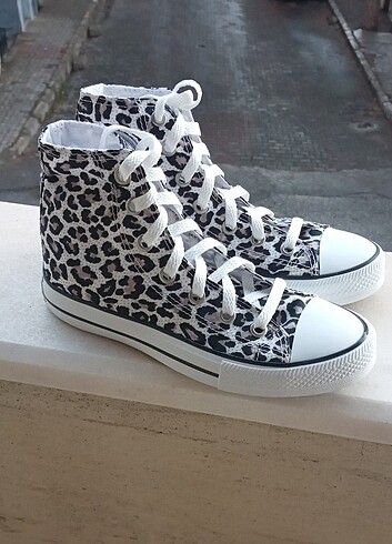 39 Beden Leopar Converse 