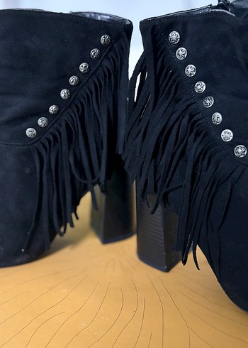 Siyah Püsküllü Süet Gotik Kadın Bot Twist - Görsel 3