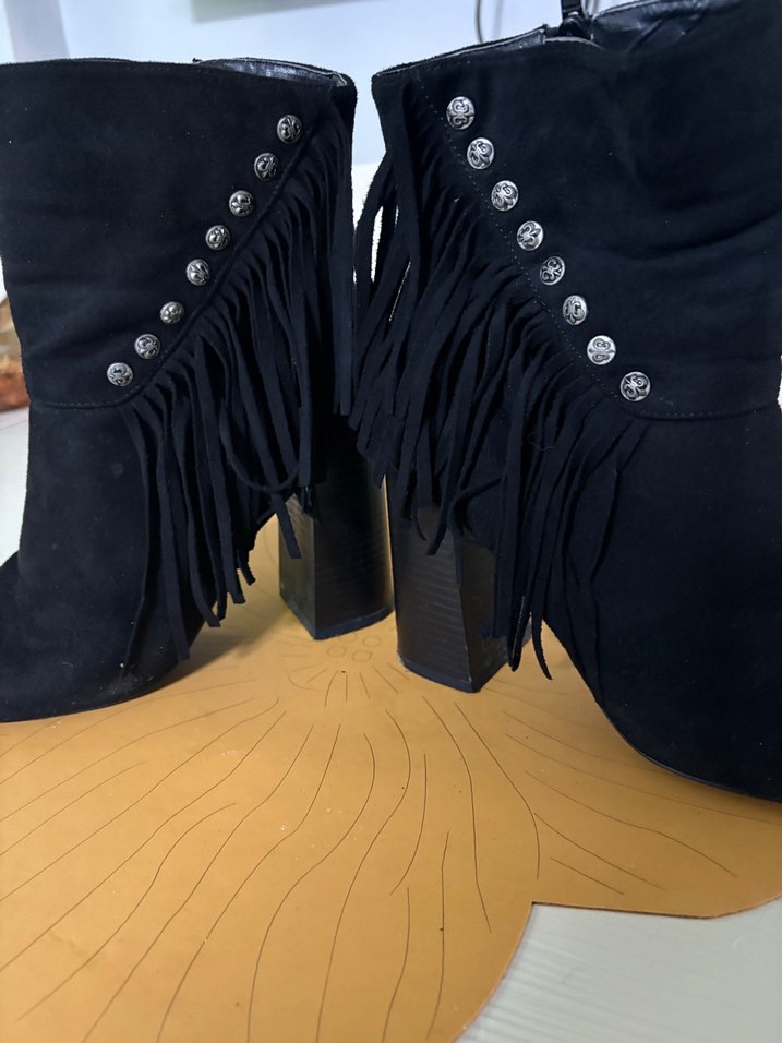 Siyah Püsküllü Süet Gotik Kadın Bot Twist - Görsel 2