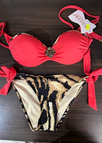 Kırmızı Zebra Desenli Parlak Bikini Takımı