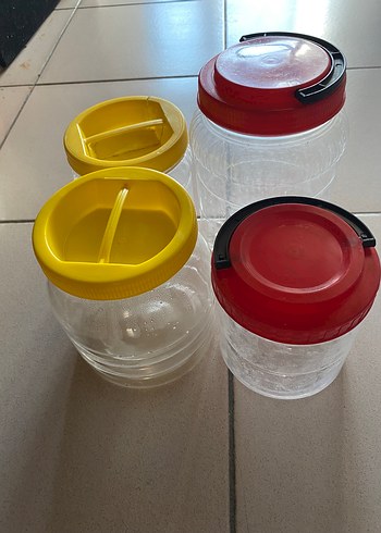 Diğer Renkli Kapakli Seffaf Saklama Kaplari