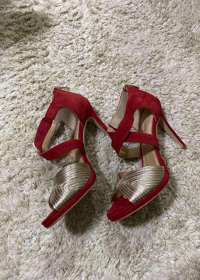 Derimod kırmızı gold süet topuklu ayakkabı - Görsel 3