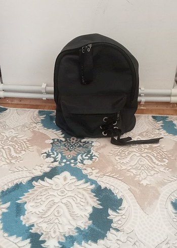 Siyah Minimalist Kadın Sırt Çantası