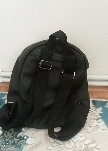 Siyah Minimalist Kadın Sırt Çantası - Görsel 2