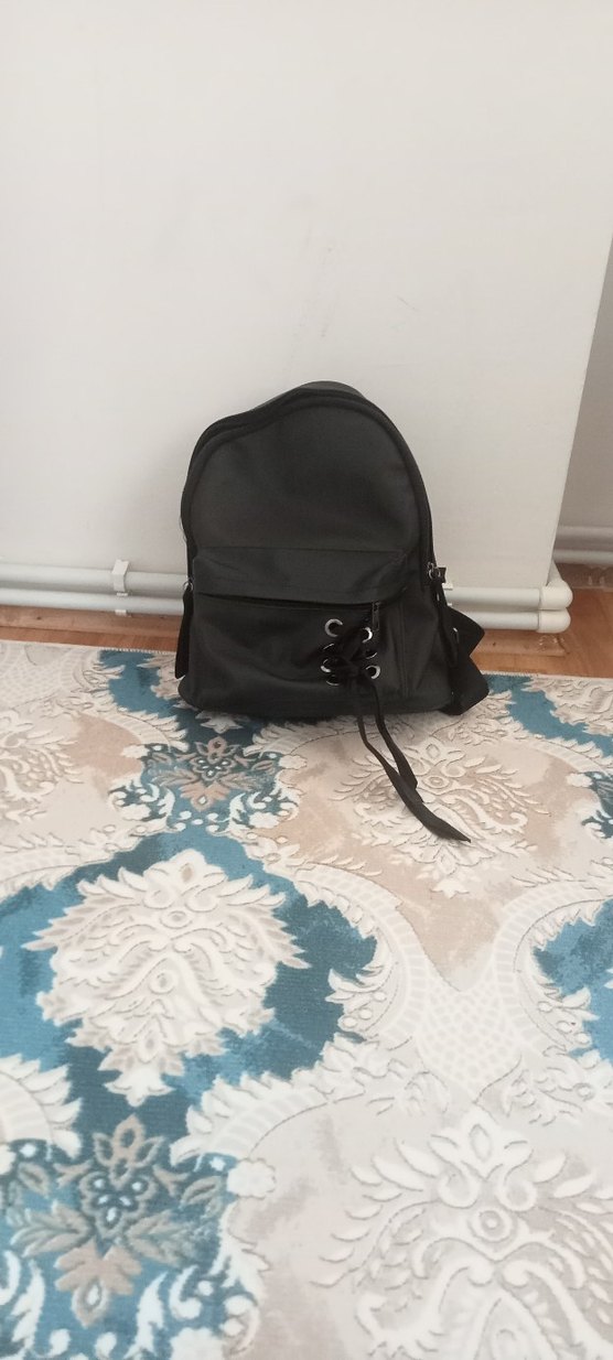 Siyah Minimalist Kadın Sırt Çantası - Görsel 4