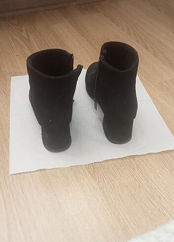 Kalın topuklu bot ayakkabı - Görsel 3