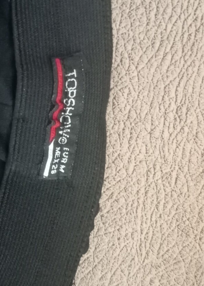 Ucu dantelli tüllü bir etektir - Görsel 3