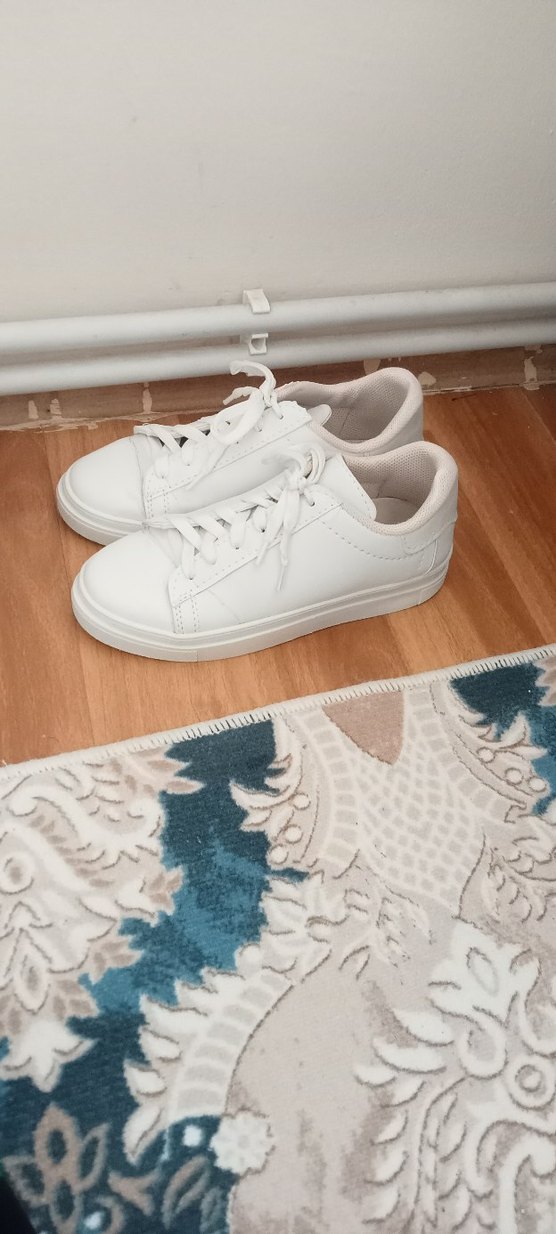 Beyaz Minimalist Kadın Spor Ayakkabı - Görsel 4