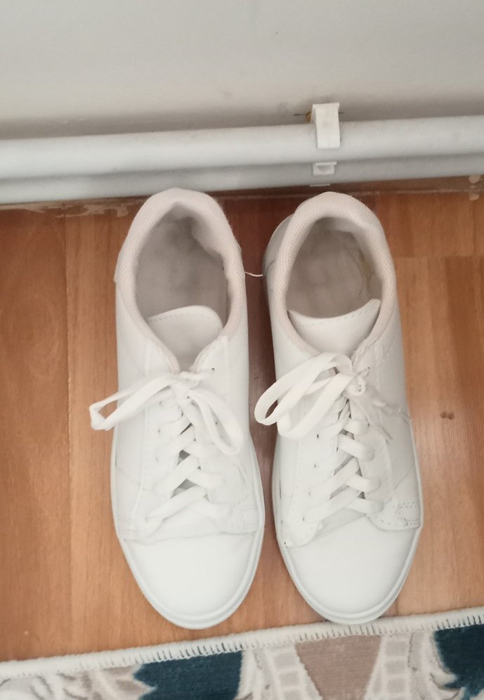 Beyaz Minimalist Kadın Spor Ayakkabı - Görsel 3