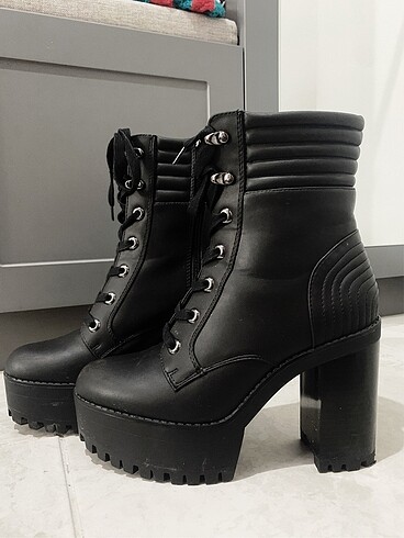 Bershka platform topuklu bot