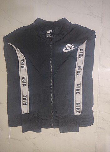 9 Yaş Beden Orijinal Nike 8-9-10 yaş Sorunsuz