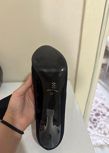 Siyah Topuklu Ayakkabı - Görsel 3