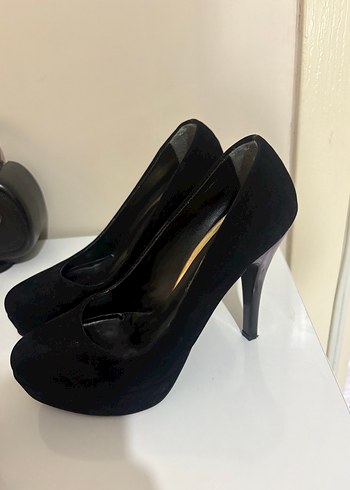 Siyah Topuklu Ayakkabı - Görsel 2