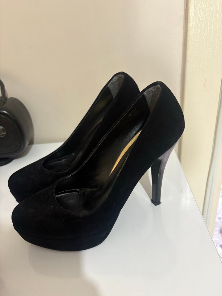 Siyah Topuklu Ayakkabı - Görsel 2
